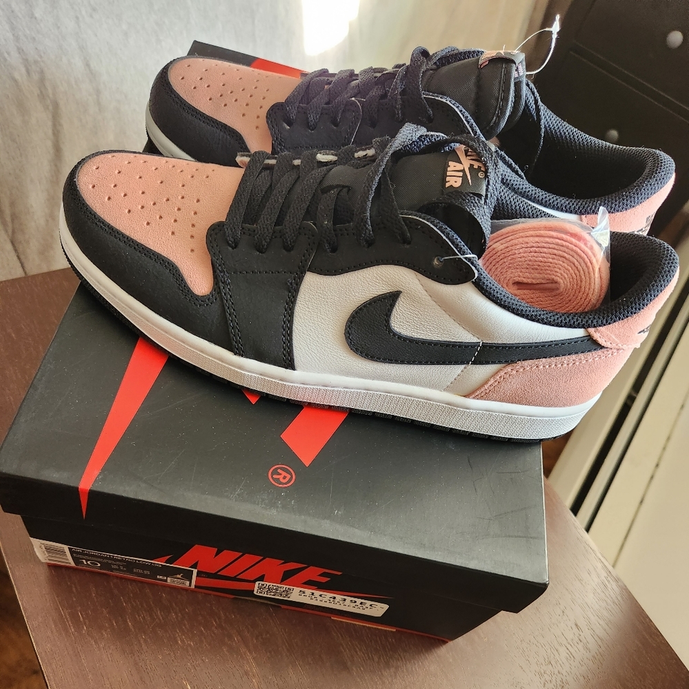 Jordan 1 Low Retro Bleached Coral